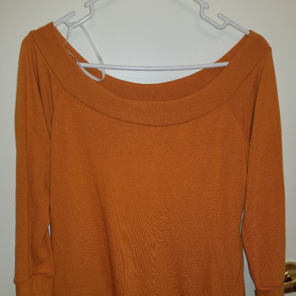 Offshoulder  Go Couture LA top
